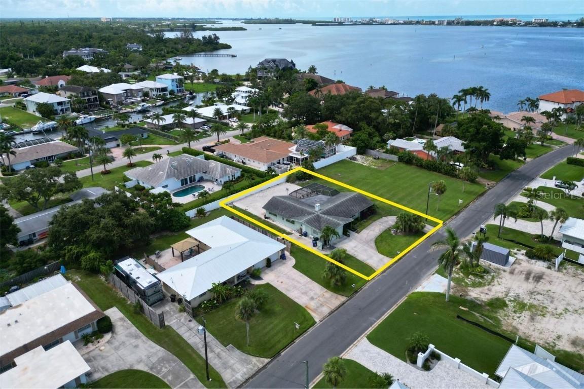 1848 Southpointe Dr., Sarasota, FL 34231