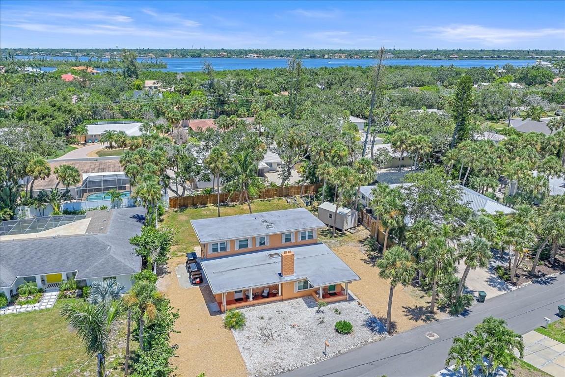 4859 Commonwealth Dr., Sarasota, FL 34242