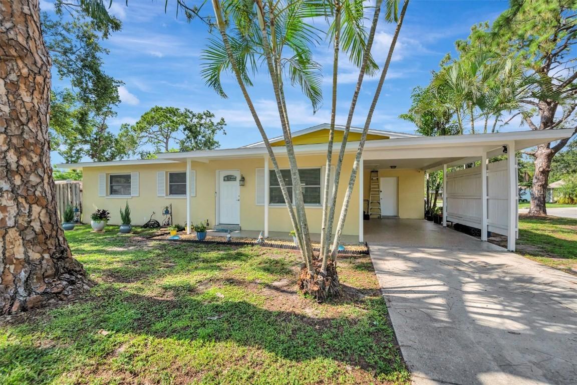 4047 Berkshire Dr., Sarasota, FL 34241