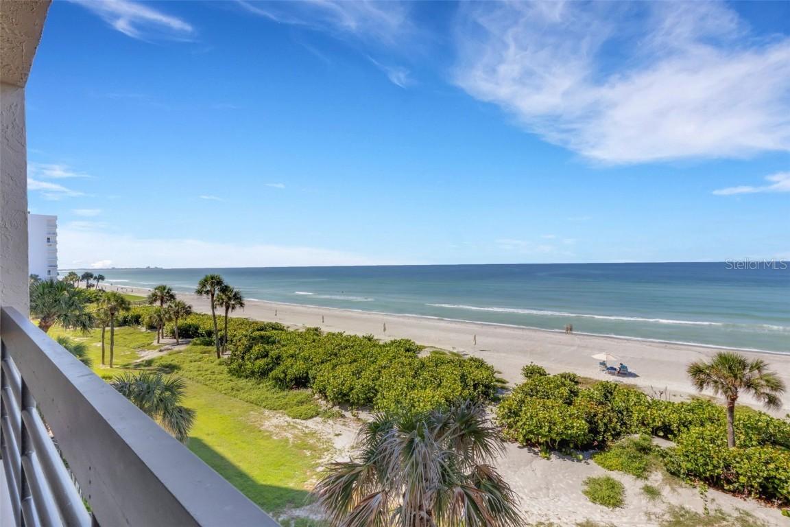1055 Gulf Of Mexico Dr. #305, Longboat Key, FL 34228