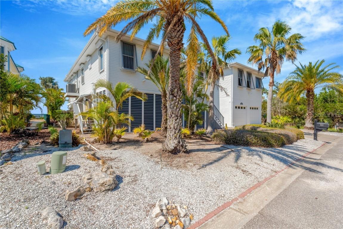 511 Seaview Dr., Tarpon Springs, FL 34689