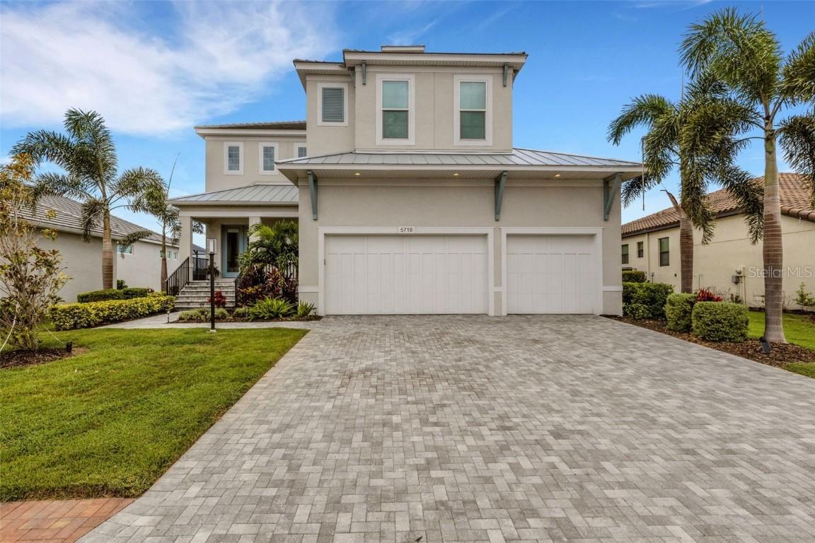 5718 Title Row Dr., Bradenton, FL 34210