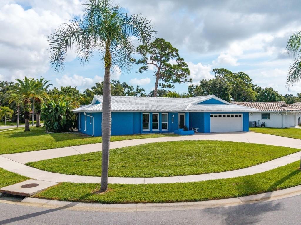 2703 Coventry Dr., Sarasota, FL 34231