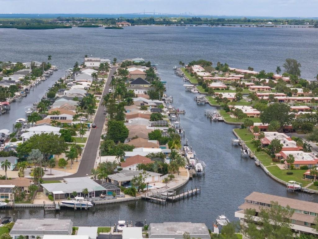 9810 Dorado Ave., Bradenton, FL 34210