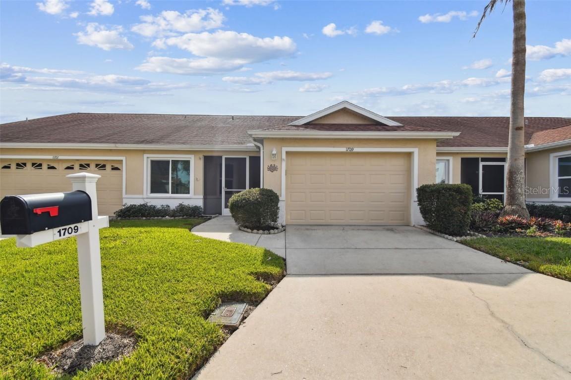 1709 Edgewater Ln., Palmetto, FL 34221