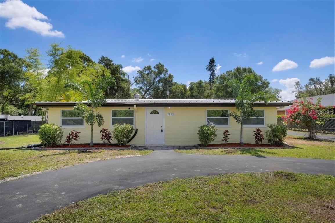 1923 45th Street Ct., Bradenton, FL 34208