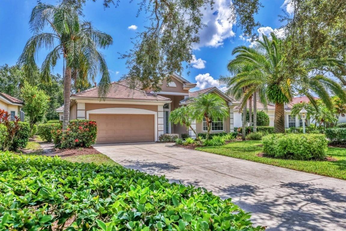 6935 Lennox Pl., University Park, FL 34201