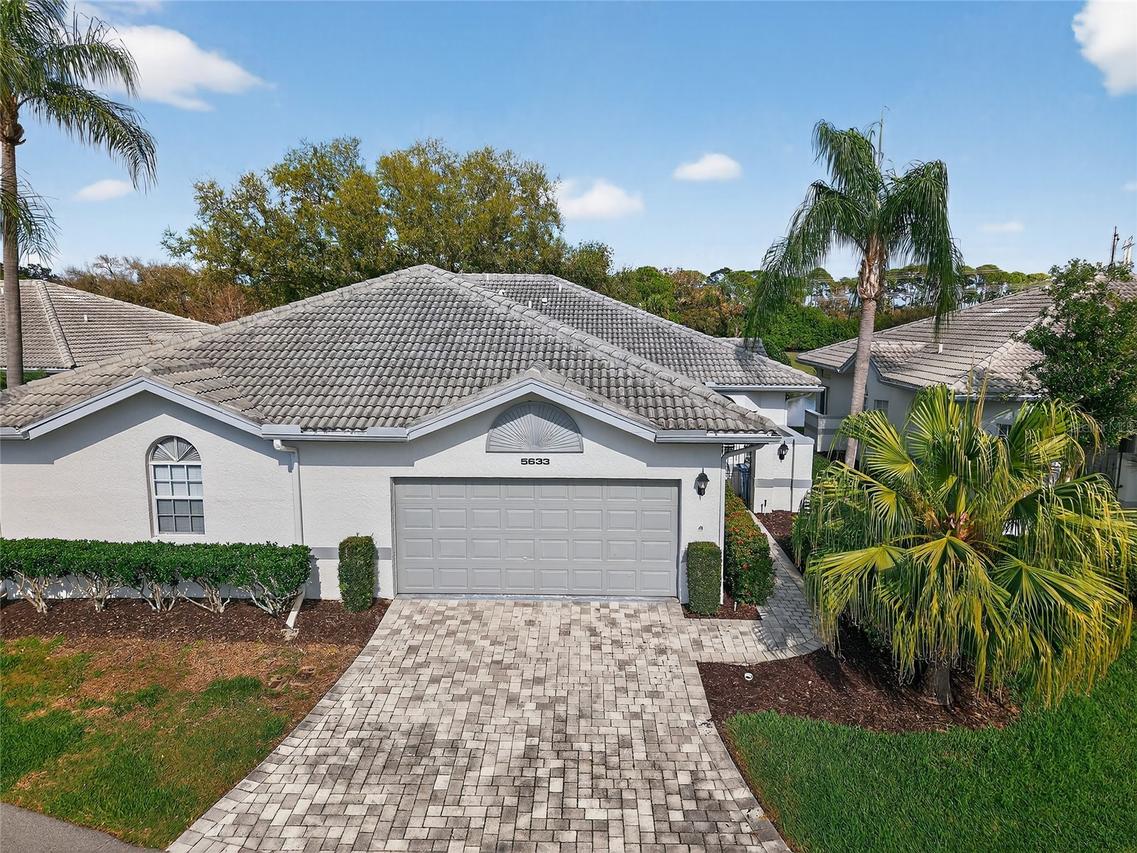 5633 E Long Common Ct. #20, Sarasota, FL 34235