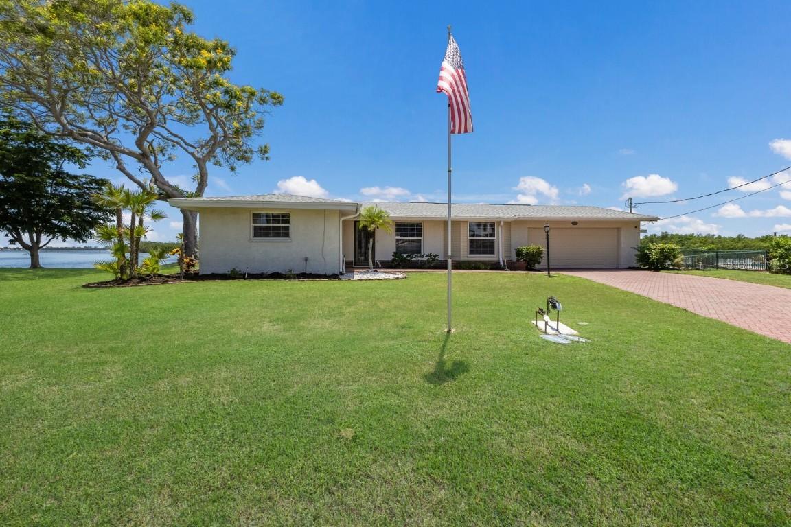 10419 Spoonbill Rd., Bradenton, FL 34209