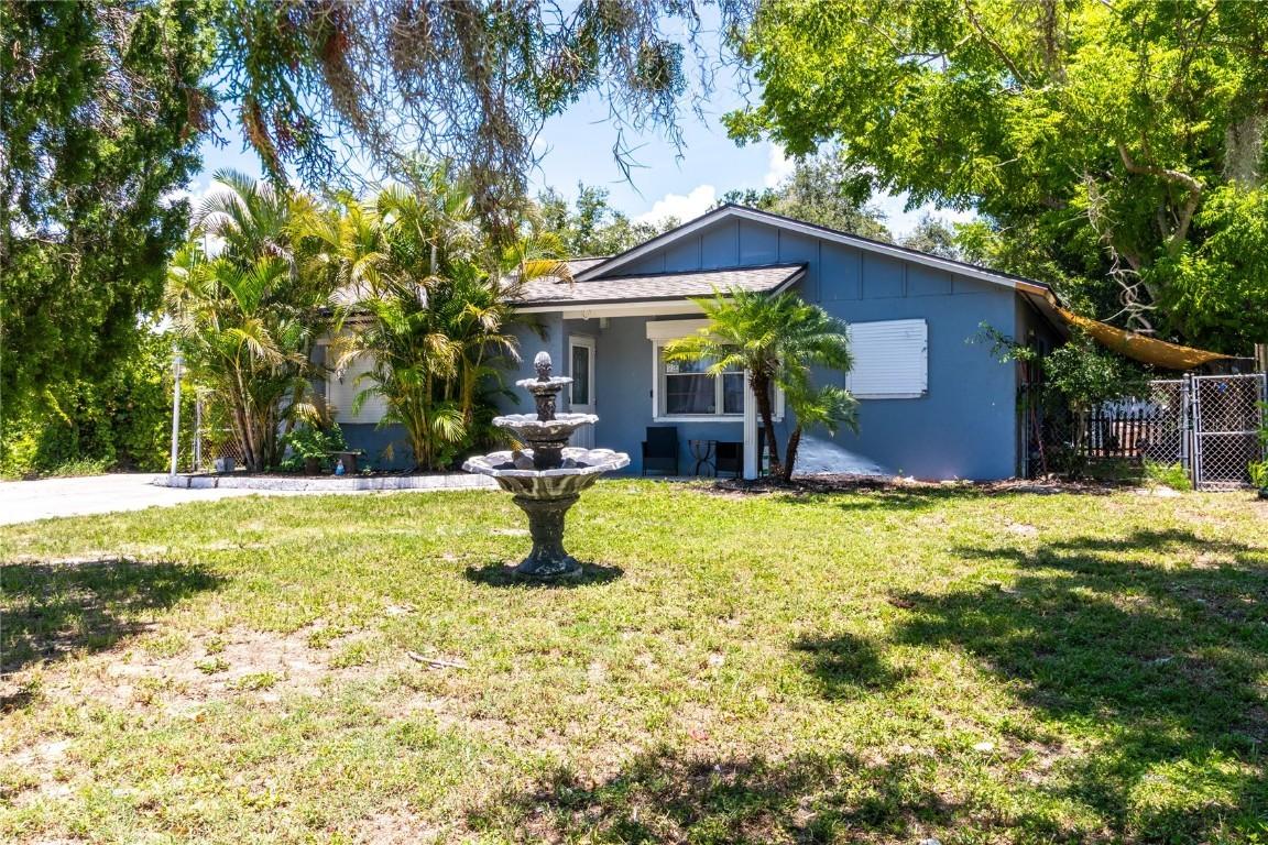 942 Tarpon Ave., Sarasota, FL 34237