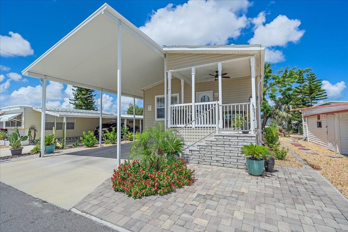 203 Bimini Dr., Palmetto, FL 34221