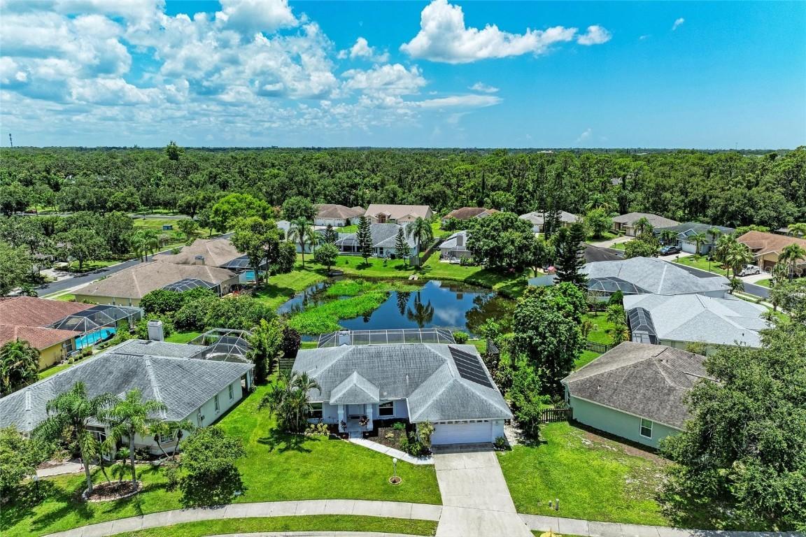 2403 Icecapade Dr., Sarasota, FL 34240