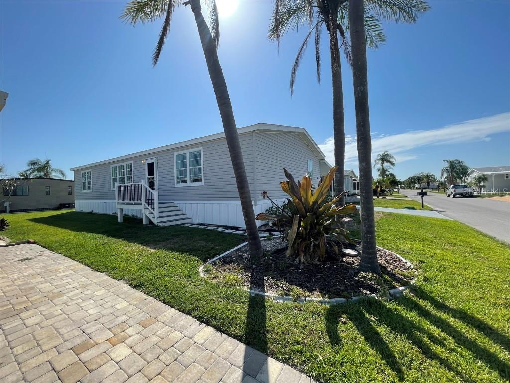 269 Camelot Dr., Nokomis, FL 34275