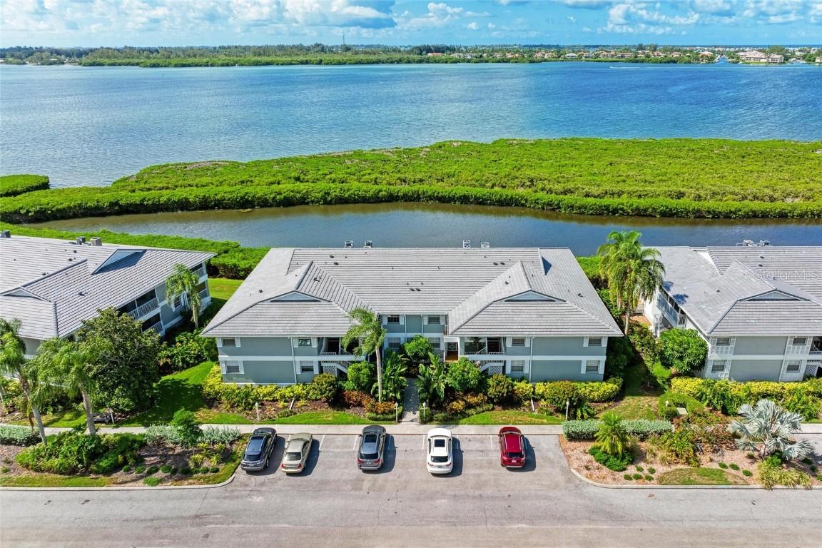 1247 Edgewater Cir., Bradenton, FL 34209