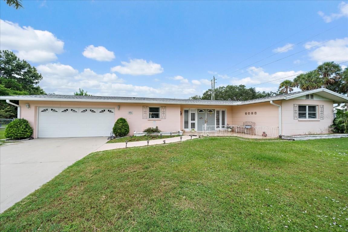 2733 Botany Ave., Sarasota, FL 34239