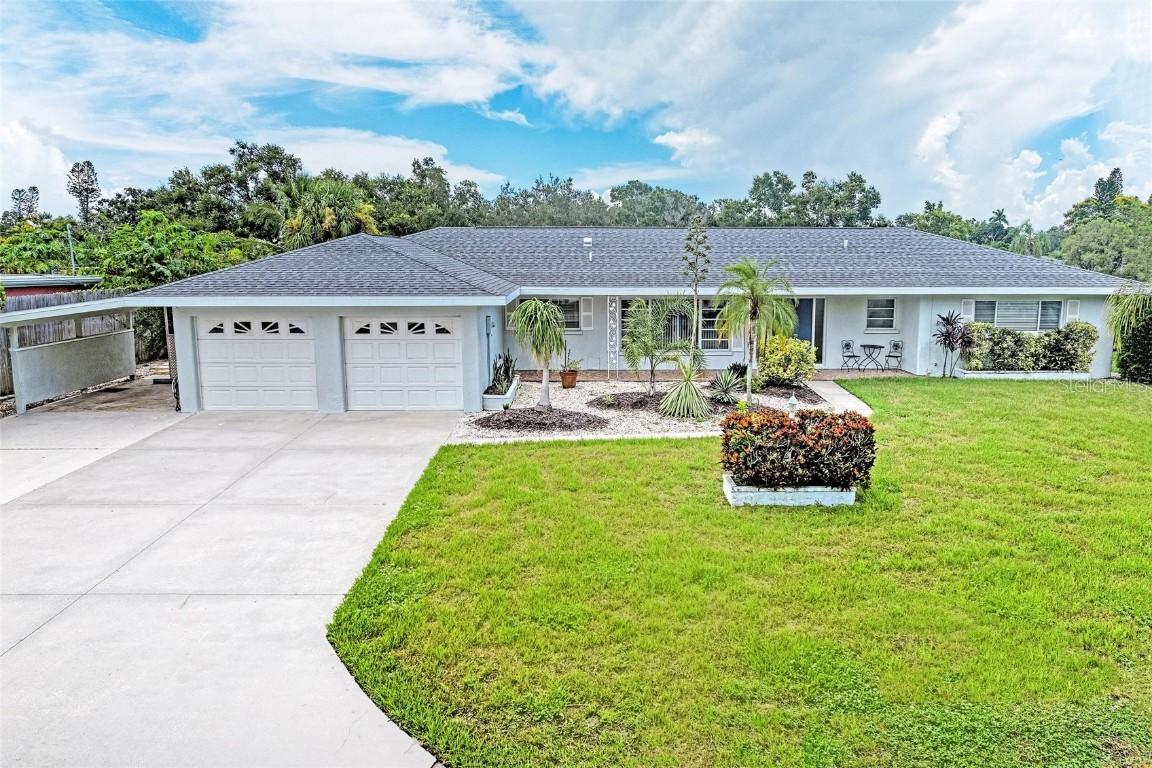 2705 S Brink Ave., Sarasota, FL 34239