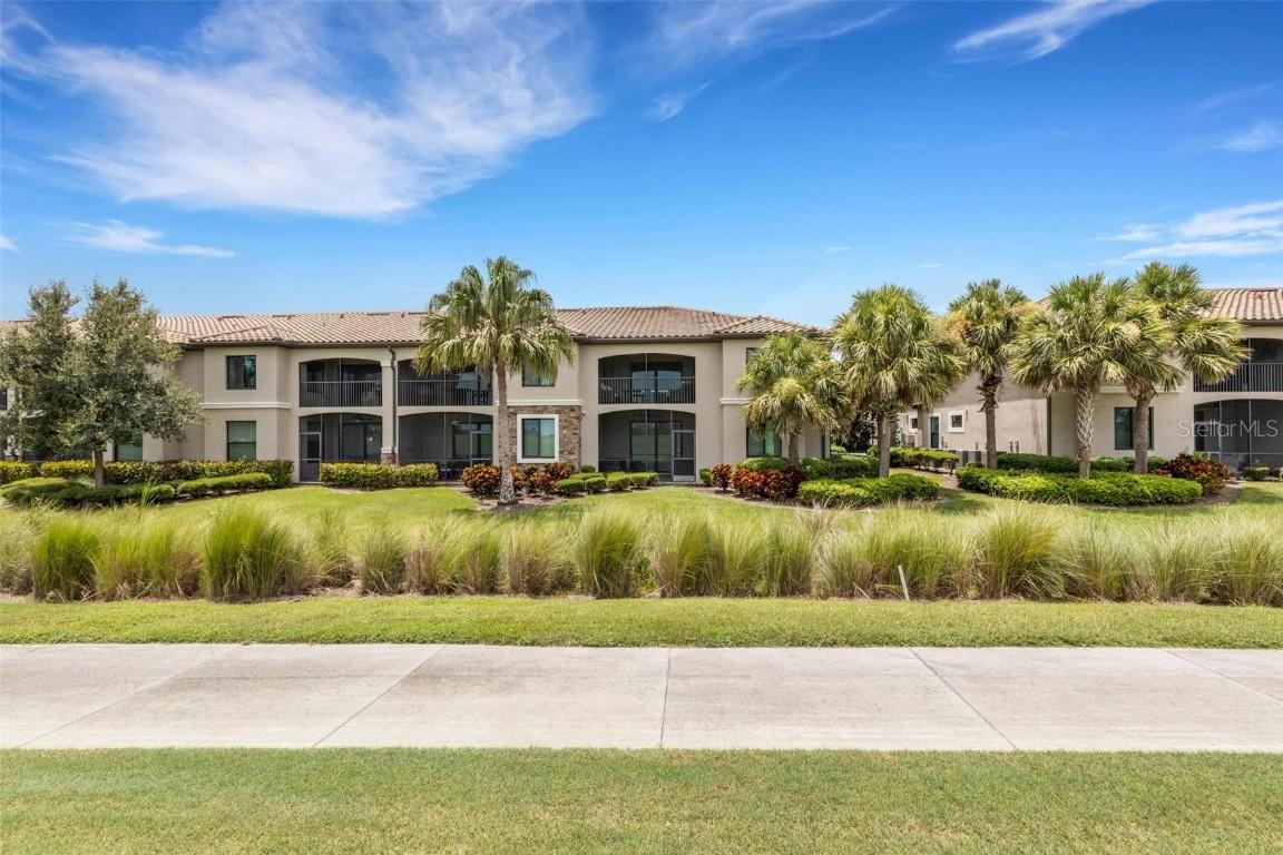 5518 Palmer Cir. #201, Bradenton, FL 34211