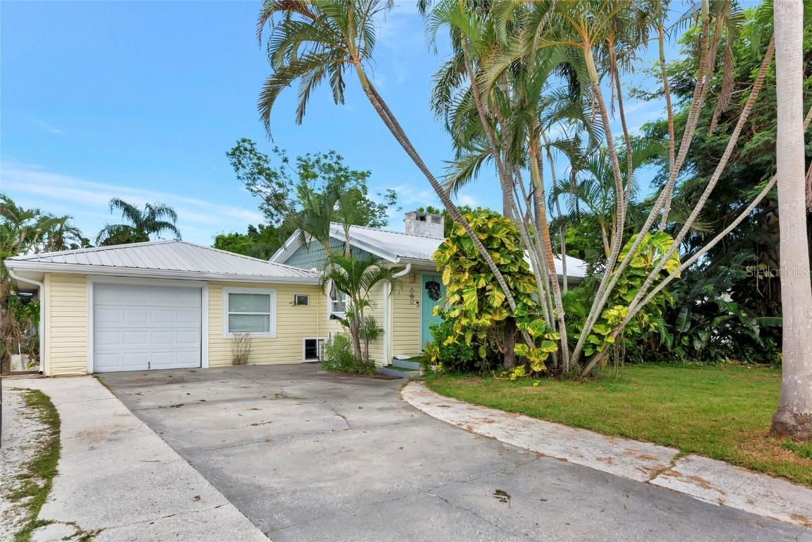 1712 Cheyenne St., Sarasota, FL 34231