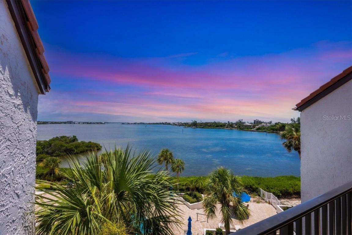 1602 Stickney Point Rd. #1602-405, Sarasota, FL 34231