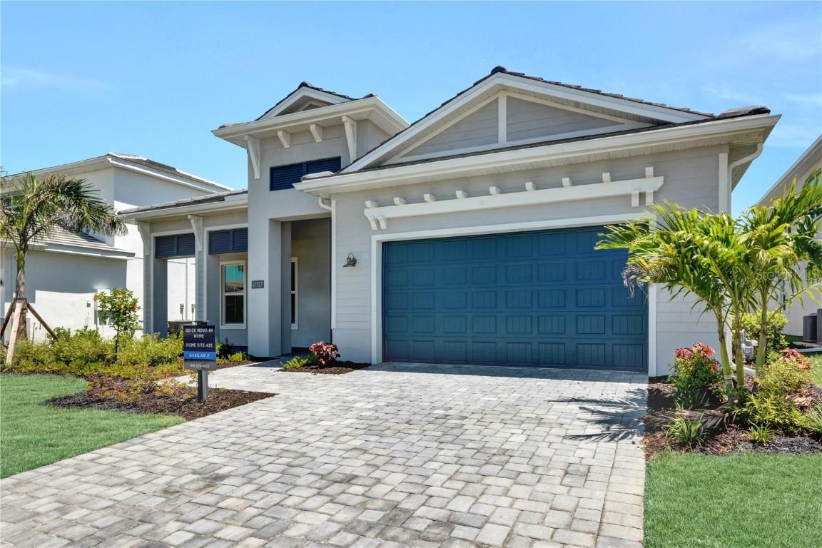 17727 Palmiste Dr., Bradenton, FL 34202