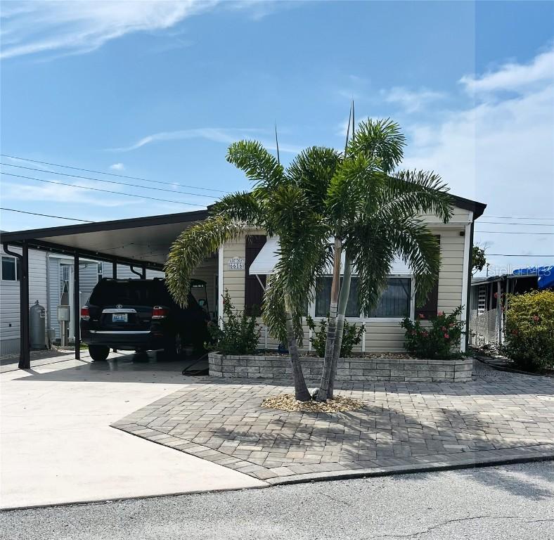 6616 Dakota St., Bradenton, FL 34207