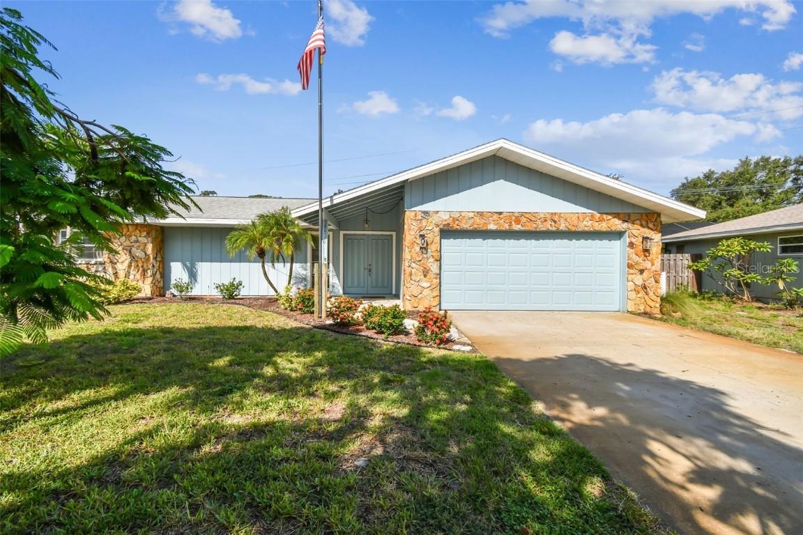 2210 71st St., Bradenton, FL 34209