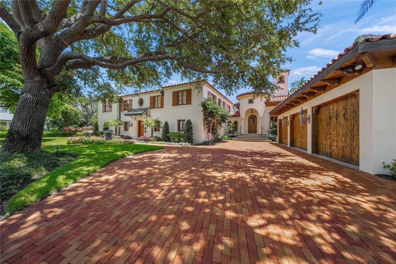 139 S Washington Dr., Sarasota, FL 34236