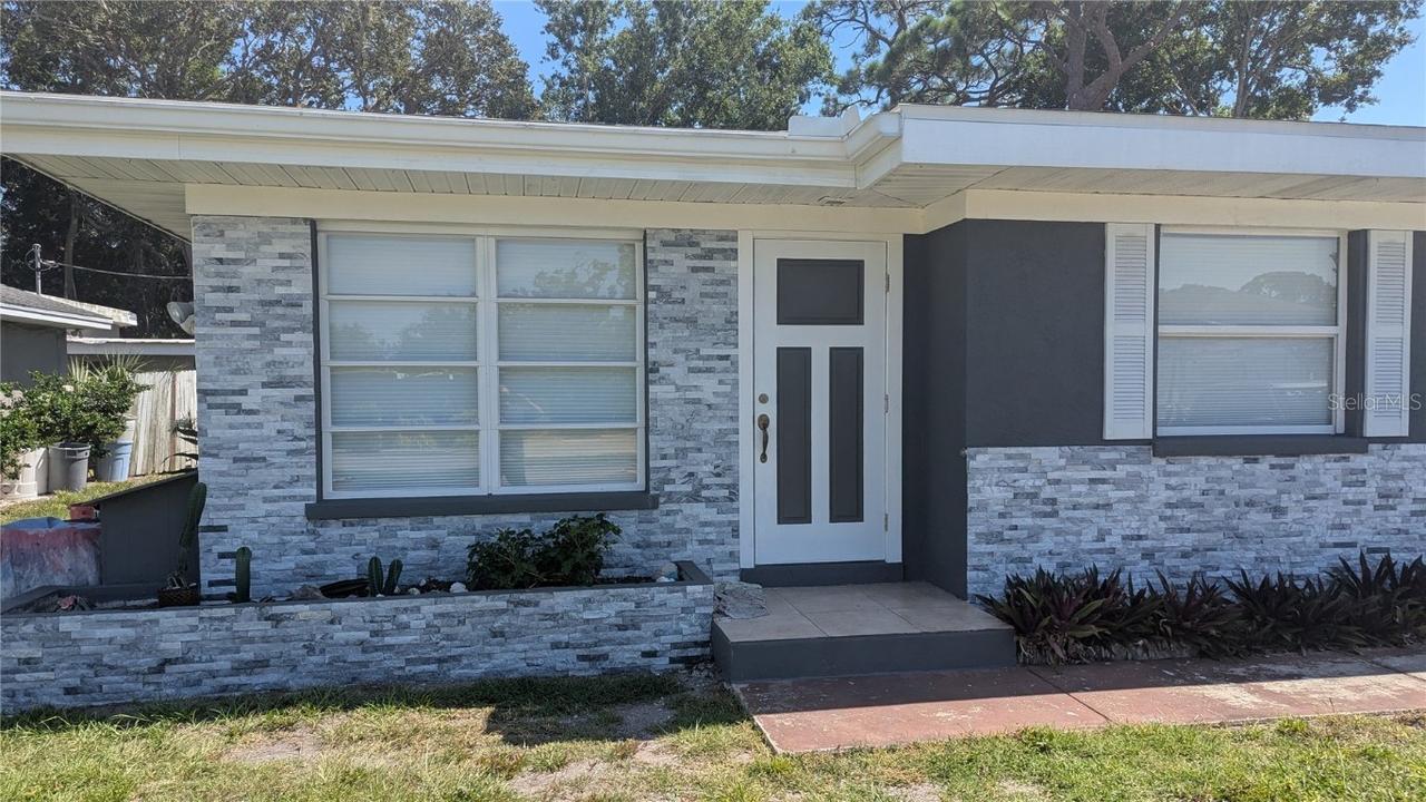 3915 9th Ave., Bradenton, FL 34205