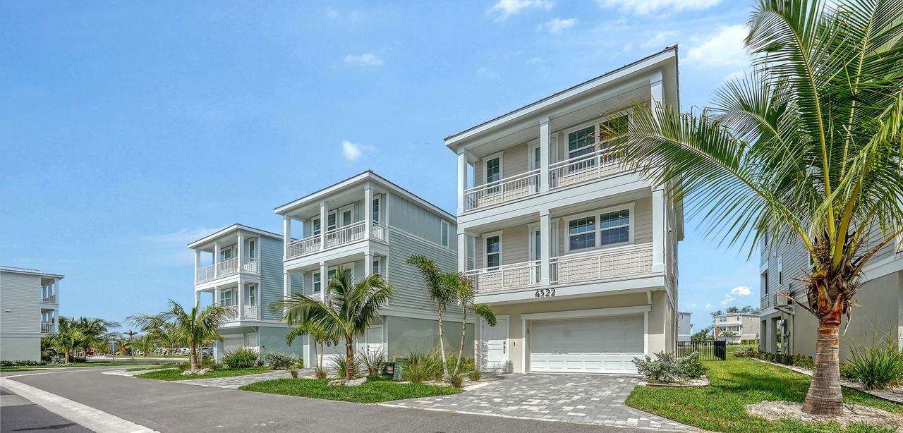 12413 Gulf Breeze Ter., Cortez, FL 34215