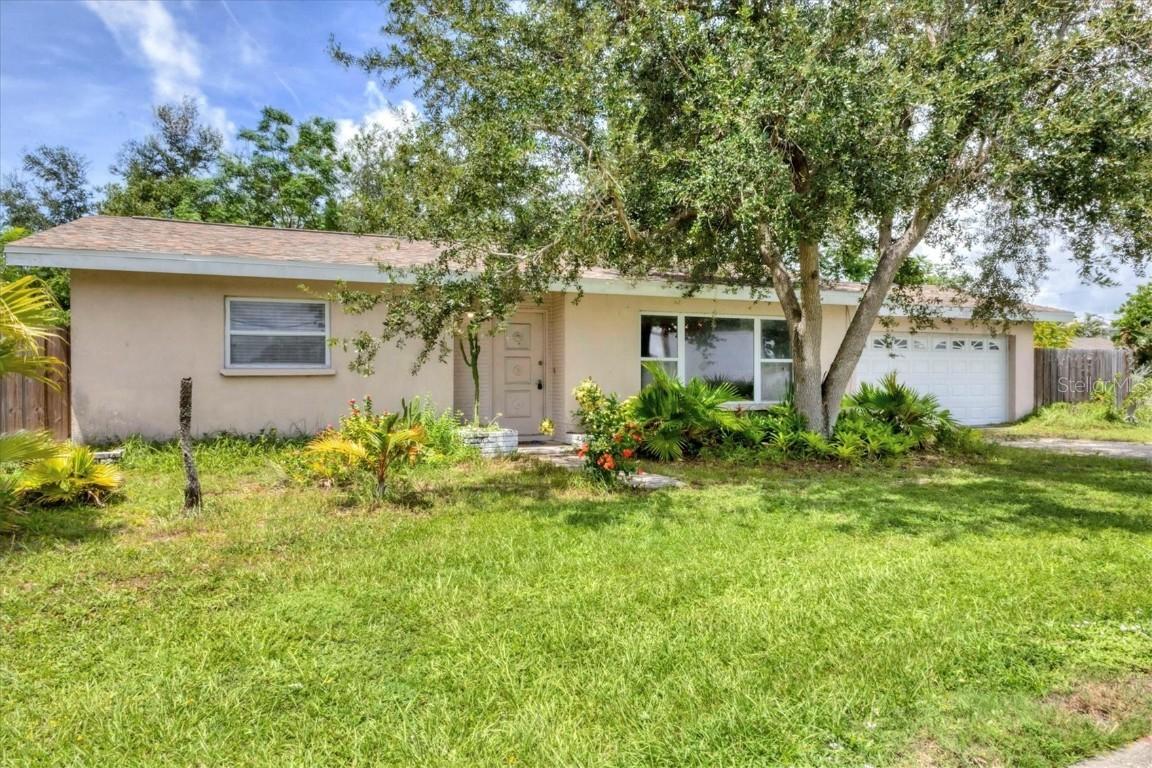 2104 S Tuttle Ave., Sarasota, FL 34239