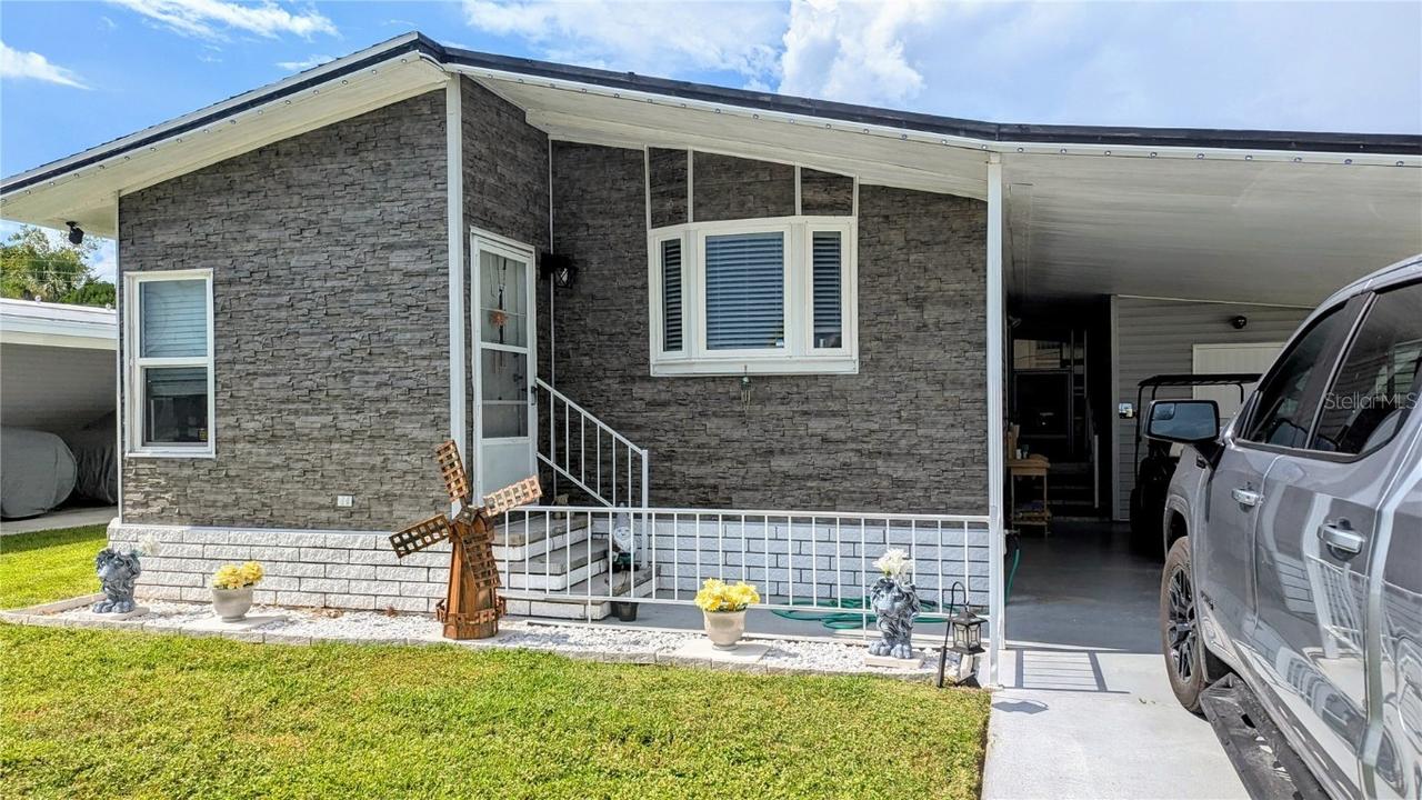105 48th Ave., Bradenton, FL 34207