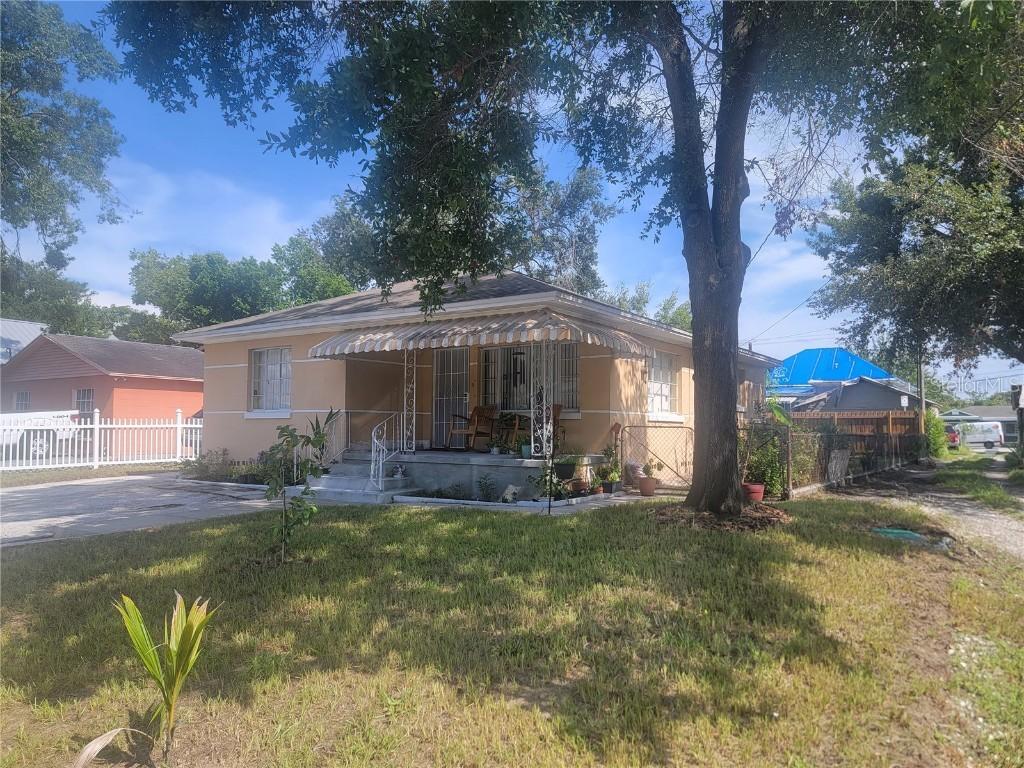 2105 W Saint Joseph St., Tampa, FL 33607