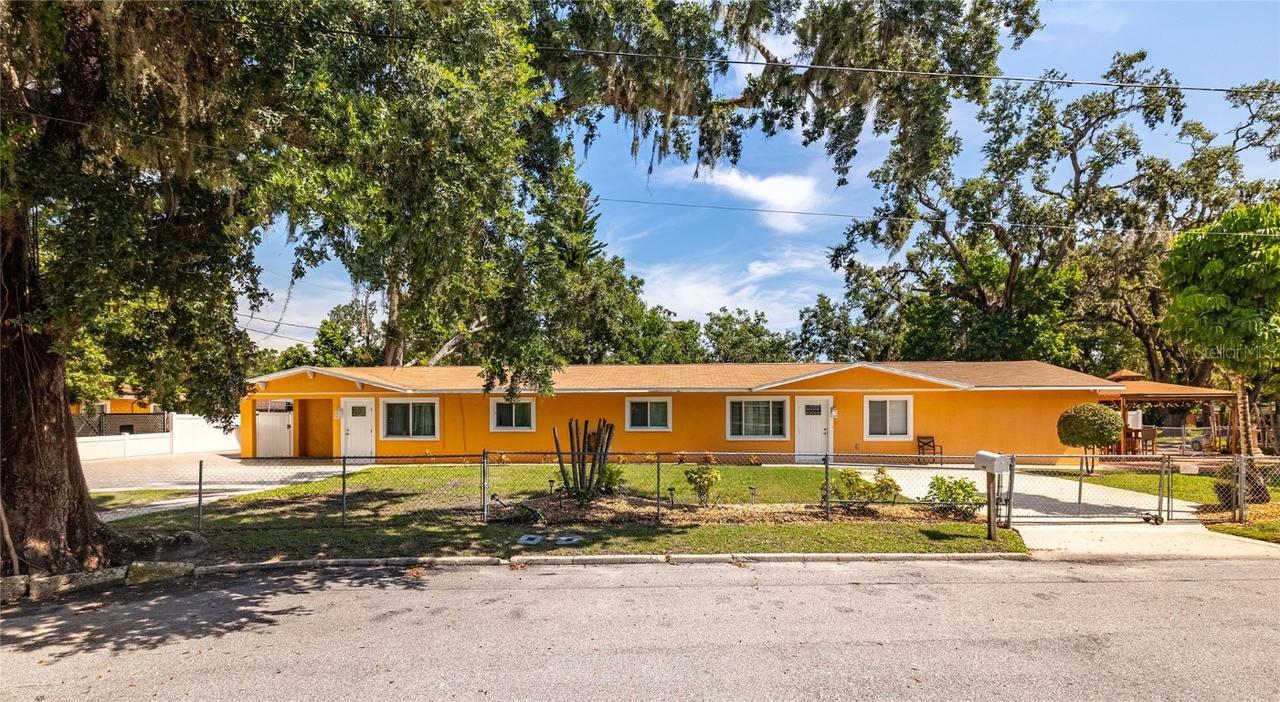 1731 4th Ave., Bradenton, FL 34208