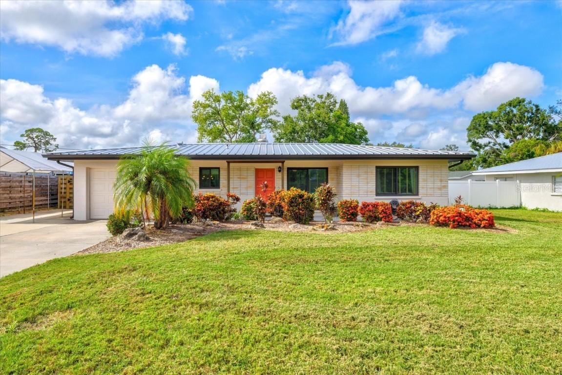 2708 Fort Worth St., Sarasota, FL 34231