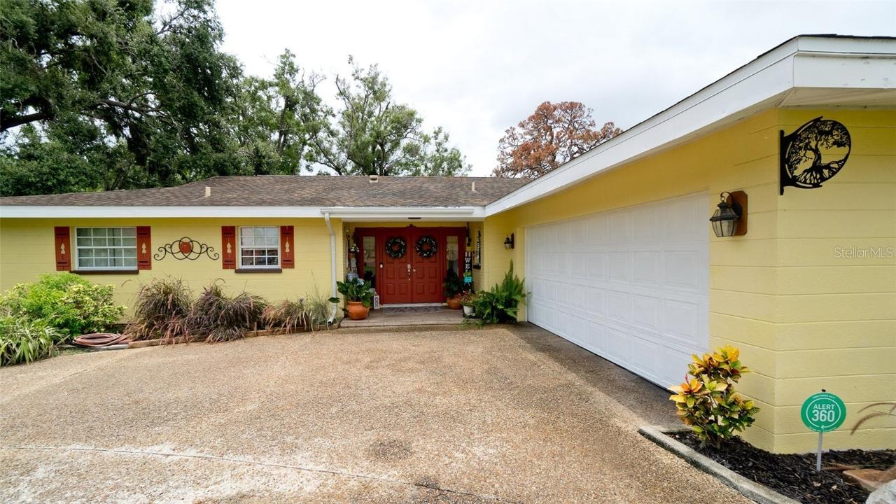 836 Magellan Dr., Sarasota, FL 34243