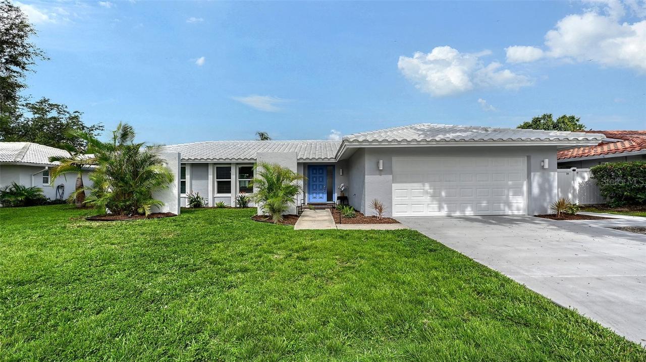 2852 Captiva Dr., Sarasota, FL 34231
