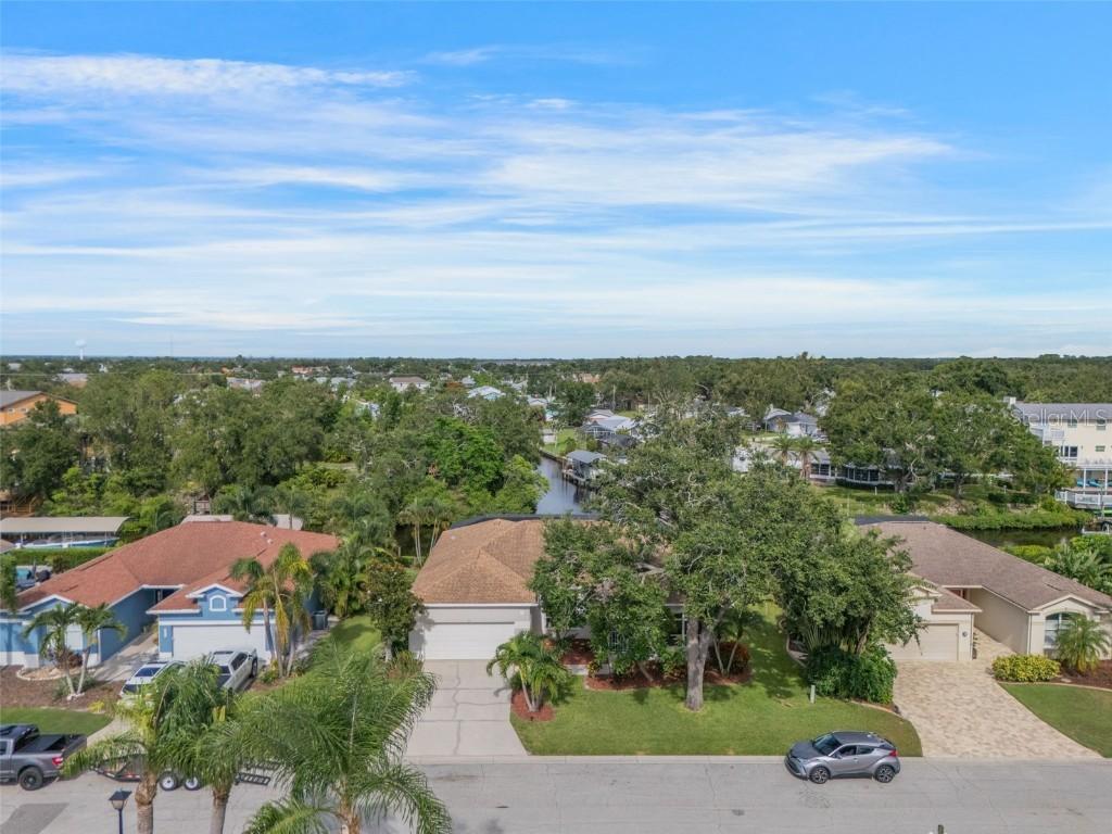 111 41st St., Bradenton, FL 34208