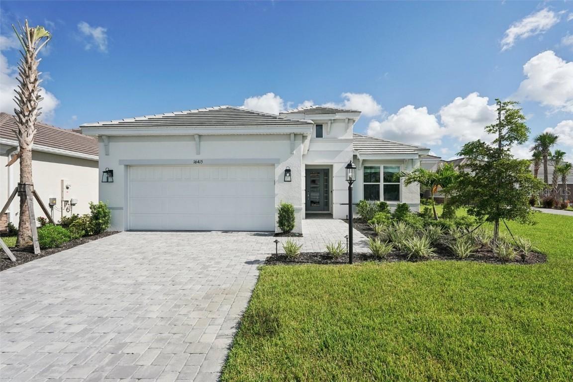 16415 Isola Pl., Lakewood Ranch, FL 34211