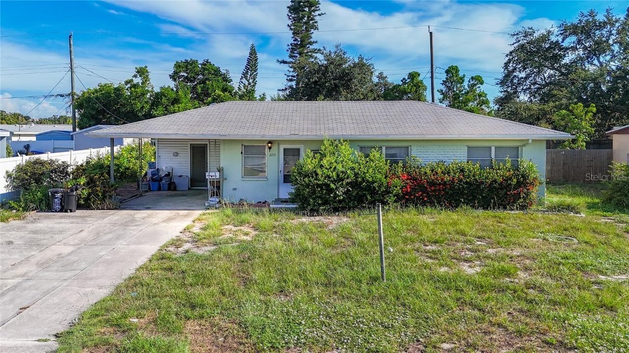 2215 N Wellesley Dr., Bradenton, FL 34207