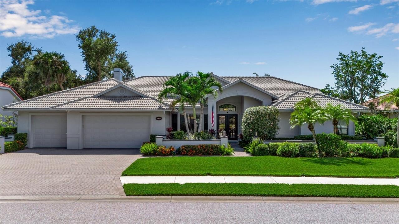 8455 Woodbriar Dr., Sarasota, FL 34238