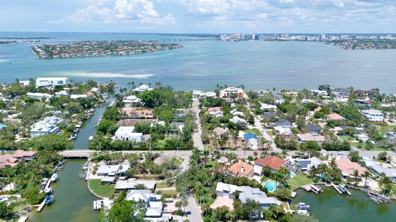 428 Siesta Dr., Sarasota, FL 34242