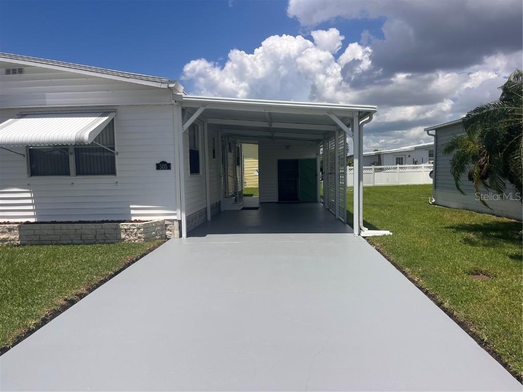 305 52nd Avenue Plz., Bradenton, FL 34203