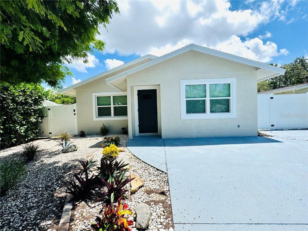 3430 Chapel Dr., Sarasota, FL 34234