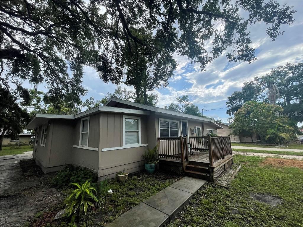 1824 E 7th Ave., Bradenton, FL 34208