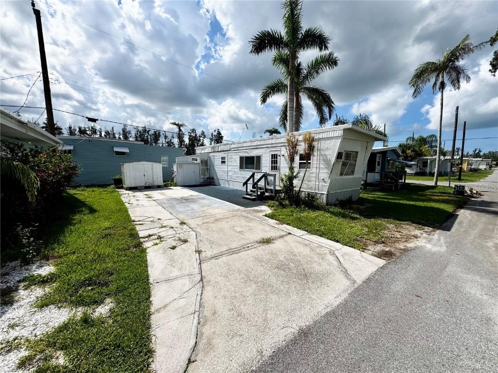 3725 116th Street Ct., Bradenton, FL 34210