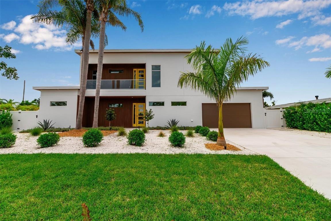 2532 Fruit Tree Dr., Sarasota, FL 34239