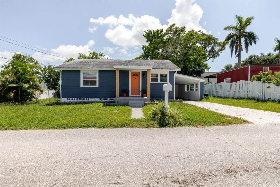 10562 Lake Dr., Seminole, FL 33772