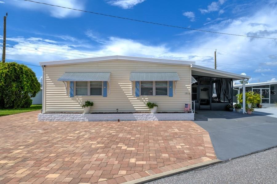 1916 Illinois Ave., Bradenton, FL 34207