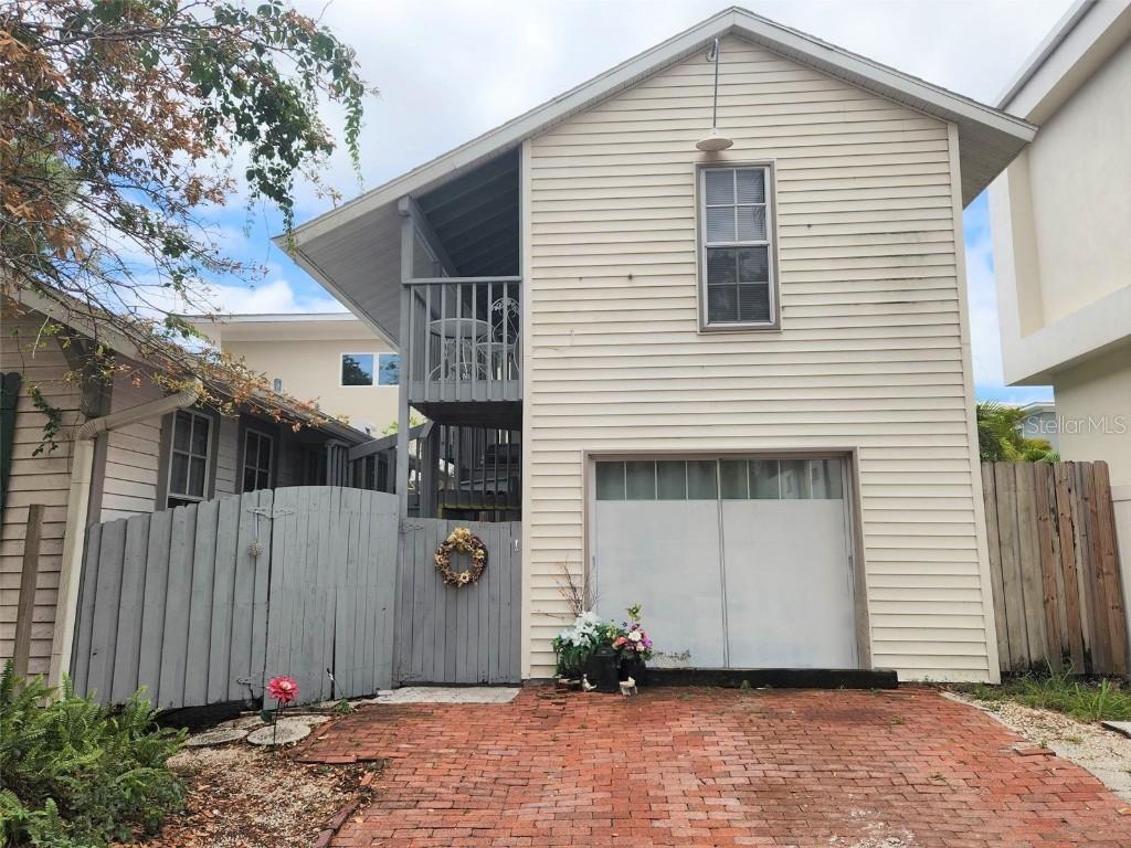 1825 Hawkins Ct., Sarasota, FL 34236