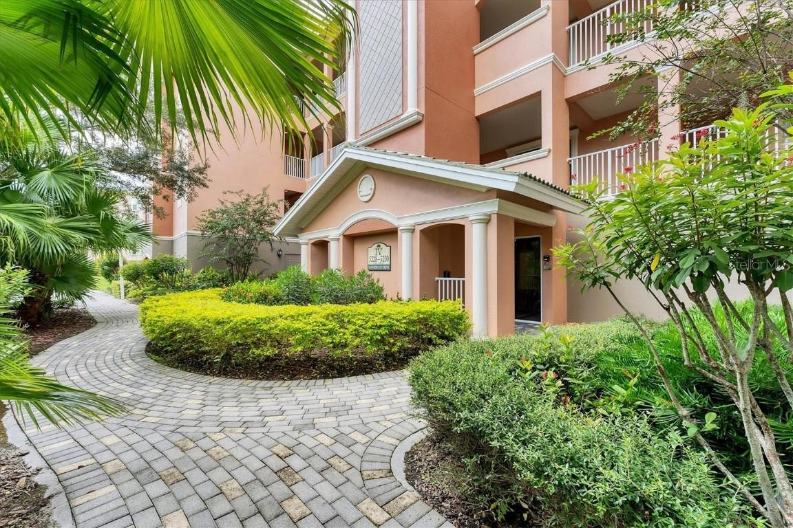 5246 Manorwood Dr. #4C, Sarasota, FL 34235